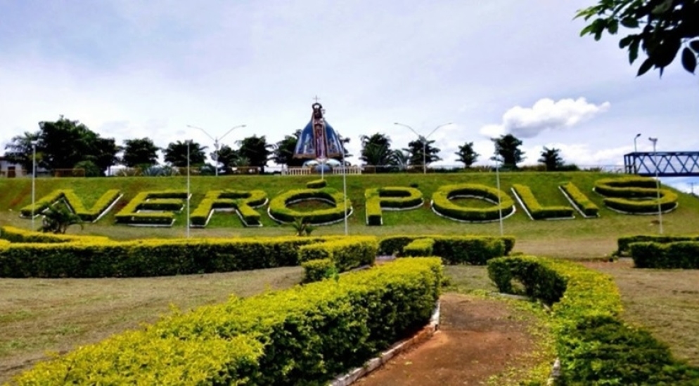M&iacute;dias exteriores em Ner&oacute;polis