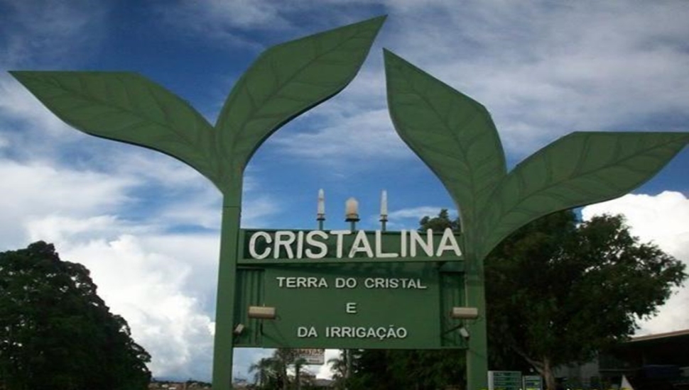 Cristalina: outdoors e paineis de LED